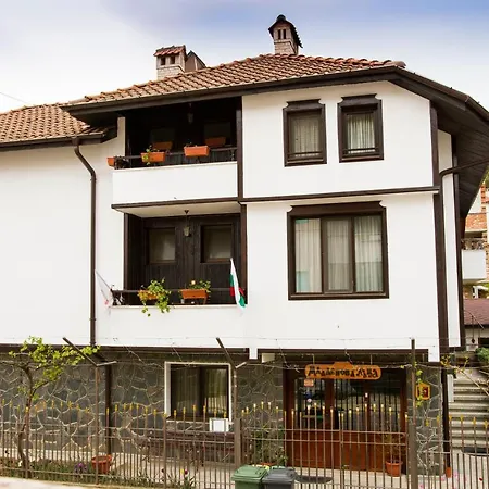 Mladenova House 3*