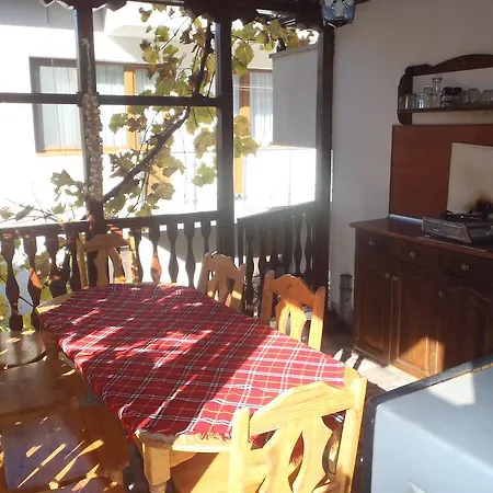 Mladenova House 3*