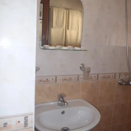 Къща за гости младеновата къща