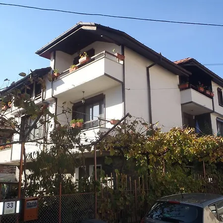 Guest house Mladenova House