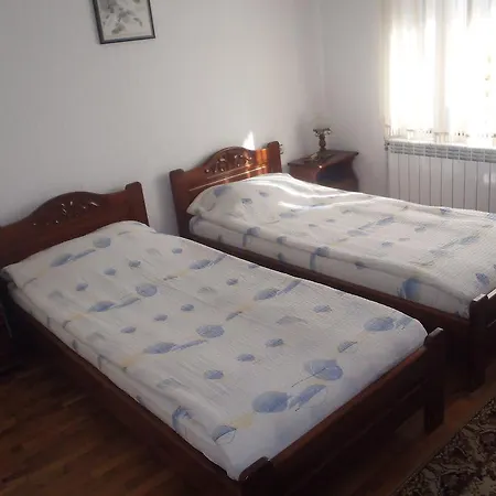Къща за гости младеновата къща