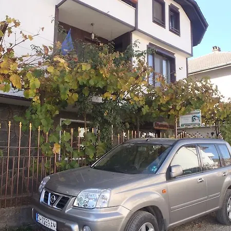 Guest house Mladenova House