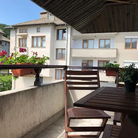 Mladenova House Pensionat