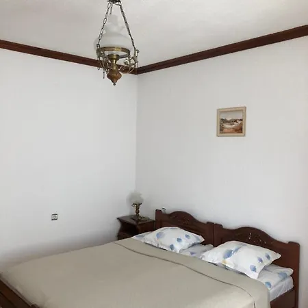Mladenova House Guest house