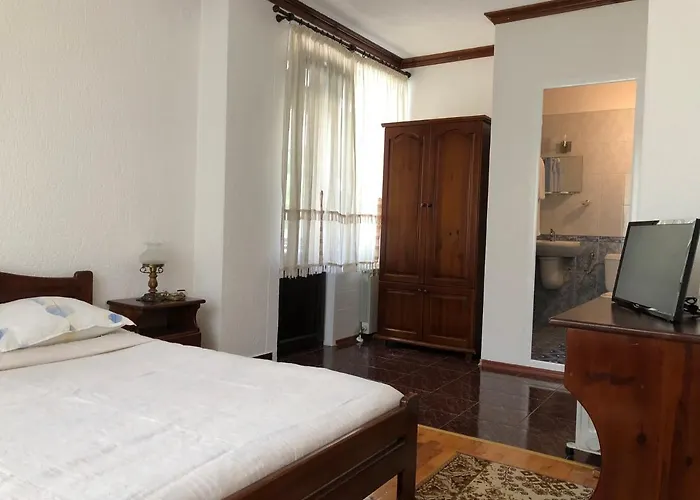 Mladenova House Pensionat 3*