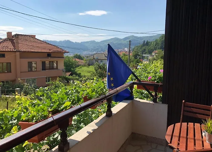 Mladenova House Zlatograd